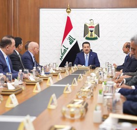 السوداني يوجه بتخصيص أراض لمشاريع الطاقة الشمسية استعداداً لصيف 2026