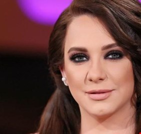 سلاف فواخرجي ترد على المسيئين برسالة حاسمة