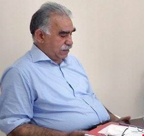 بعد عقود من الصراع.. تفاصيل اللقاء التاريخي بين أوجلان ولجنة البرلمان التركي