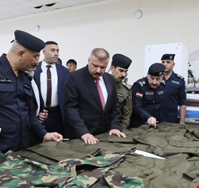 وزير الداخلية يوجه معمل خياطة ألبسة الوزارة بالتهيئة لتجهيز  المتدربين بالقيافة والمستلزمات الاخرى