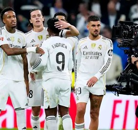 ما حقيقة صورة بكاء نجم ريال مدريد بسبب تشابي ألونسو؟