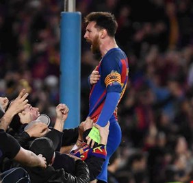 جماهير برشلونة تكافئ ليونيل ميسي