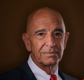 بالفيديو.. مبعوث الرئيس الأمريكي باراك: أبلغت السوداني أن ترامب مستعد للمساعدة