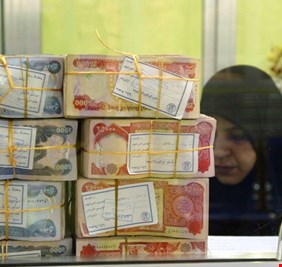 المالية تكشف حجم الرواتب الفعلي