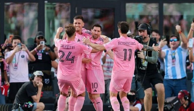 تتويج تاريخي.. ميسي يقود إنتر ميامي لحصد الدوري الأمريكي