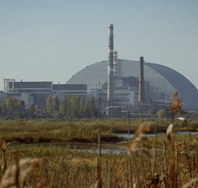 وكالة الطاقة الذرية: الدرع الواقي لمحطة تشرنوبل النووية تضرر