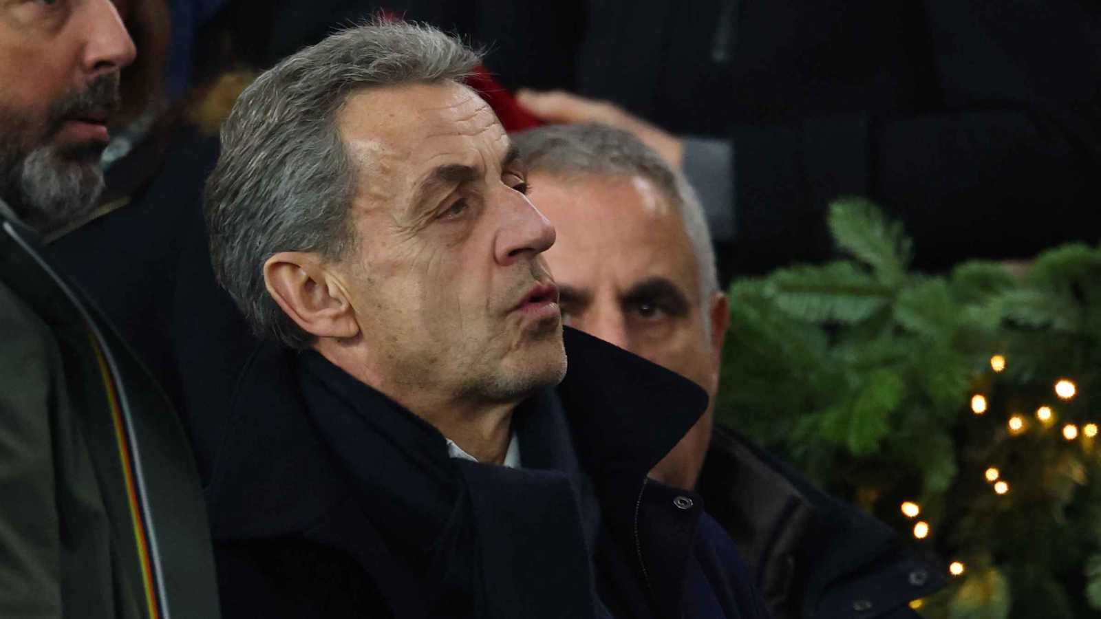 مذكرات سجين .. ساركوزي يروي يومياته خلف القضبان