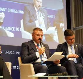 وزير الداخلية يشارك في أعمال مؤتمر بروكسل للتحالف العالمي لمكافحة تهريب المهاجرين والجرائم العابرة للوطنية