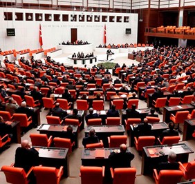 فضيحة تحرش داخل البرلمان التركي