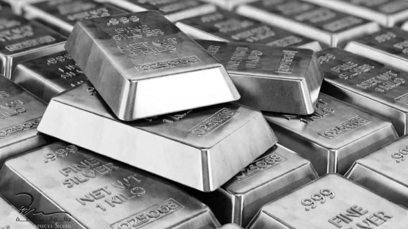 لأول مرة في التاريخ.. الفضة تتجاوز 65 دولاراً
