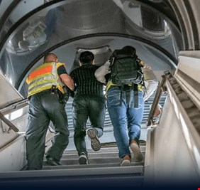 الاتحاد الأوروبي يقترب من إقرار اتفاق يسمح بترحيل طالبي اللجوء خارج حدوده