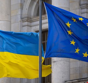 الاتحاد الأوروبي يمنح أوكرانيا 90 مليار يورو