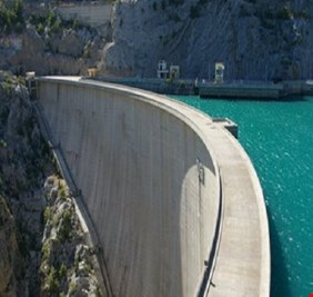 خبير يدعو لإنشاء سدود و خزانات لاحتواء السيول