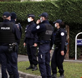 هدد مدنيين.. الشرطة الفرنسية تقتل مسلحاً بسكين