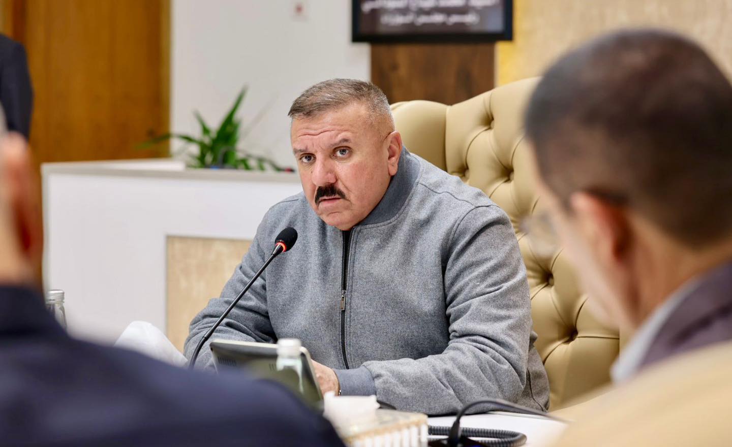 وزير الداخلية يوجه بمواكبة التطور العالمي في مجال بناء القدرات وإعداد مدارس تدريب مهنية