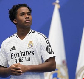 تفاصيل مثيرة في إعارة إندريك إلى ليون