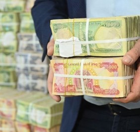 مستشار حكومي : فجوة السيولة المالية مؤقتة