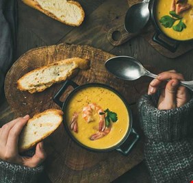 أطعمة الشتاء السحرية .. كيف تقوي مناعتك في البرد؟