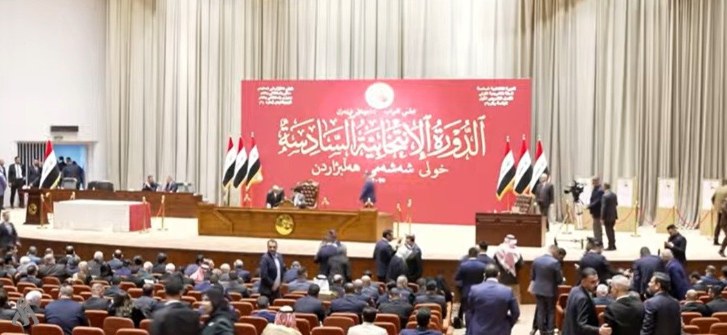 مراسل العراق اليوم من مجلس النواب: غلق باب الترشيح لرئاسة البرلمان والحلبوسي الأوفر حظاً والسامرائي يعلن الانسحاب