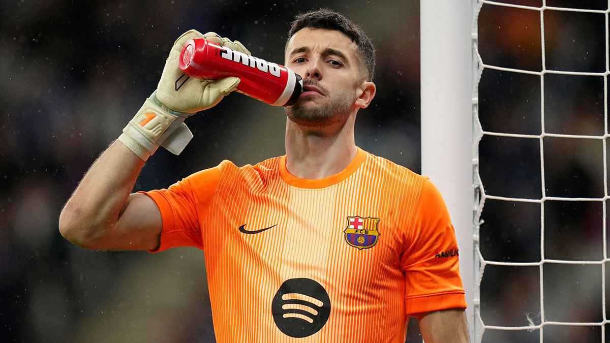 احترام كبير.. تصرّف رائع من خوان غارسيا بعد هدفي برشلونة في إسبانيول