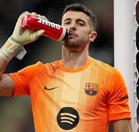 احترام كبير.. تصرّف رائع من خوان غارسيا بعد هدفي برشلونة في إسبانيول