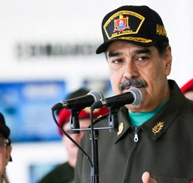 بالفيديو.. نائب عراقي يروي تفاصيل لقائه بالرئيس الفنزويلي نيكولاس مادورو