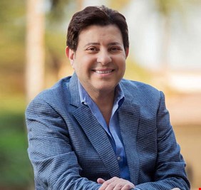 هل يمتلك هاني شاكر ثروة تتجاوز المليار جنيه؟ هذا ما كشفه الفنان