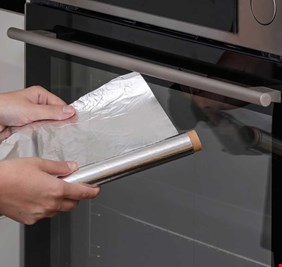 ورق الألومنيوم بين الطهي الآمن والمخاطر الصحية