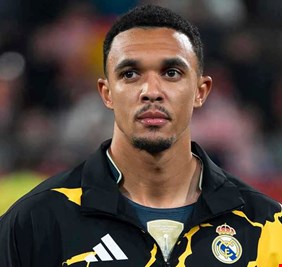 تحرّك مفاجئ من مانشستر سيتي تجاه ترينت ألكسندر أرنولد