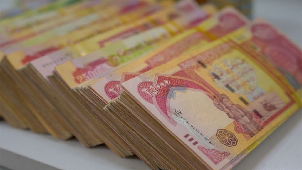 مستشار حكومي يتحدث بشأن رواتب الموظفين والمتقاعدين