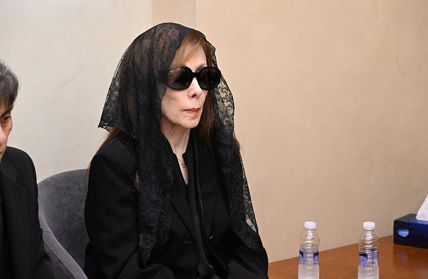 الموت يفجع فيروز من جديد