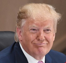 ترامب يعلن موقفه من إمكانية منح مادورو عفوا رئاسيا