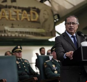 خوفا من مصير مادورو.. رئيس كولومبيا يعلن التوجه إلى واشنطن 