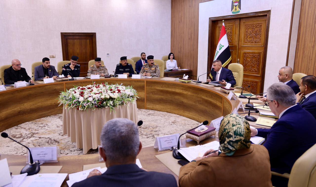 وزير الداخلية وزير الهجرة والمهجرين بالوكالة يوجه بشمول الأسر النازحة بمادة النفط الأبيض مجاناً