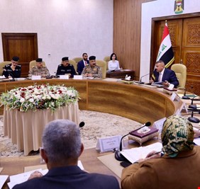 وزير الداخلية وزير الهجرة والمهجرين بالوكالة يوجه بشمول الأسر النازحة بمادة النفط الأبيض مجاناً