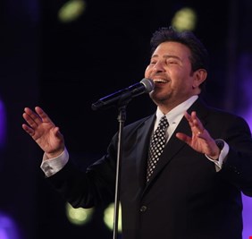 بعد عملية جراحية مفاجئة.. تطورات الحالة الصحية للفنان هاني شاكر