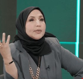 بالفيديو .. هكذا وبدون حياء .. نائبة عن بدر تقول بشكل سافر : رئيس الوزراء موظف لدى الإطار ..