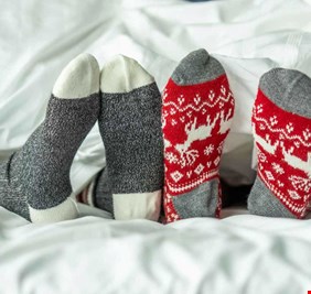 خطأ شائع يمنعك من النوم جيداً في الشتاء