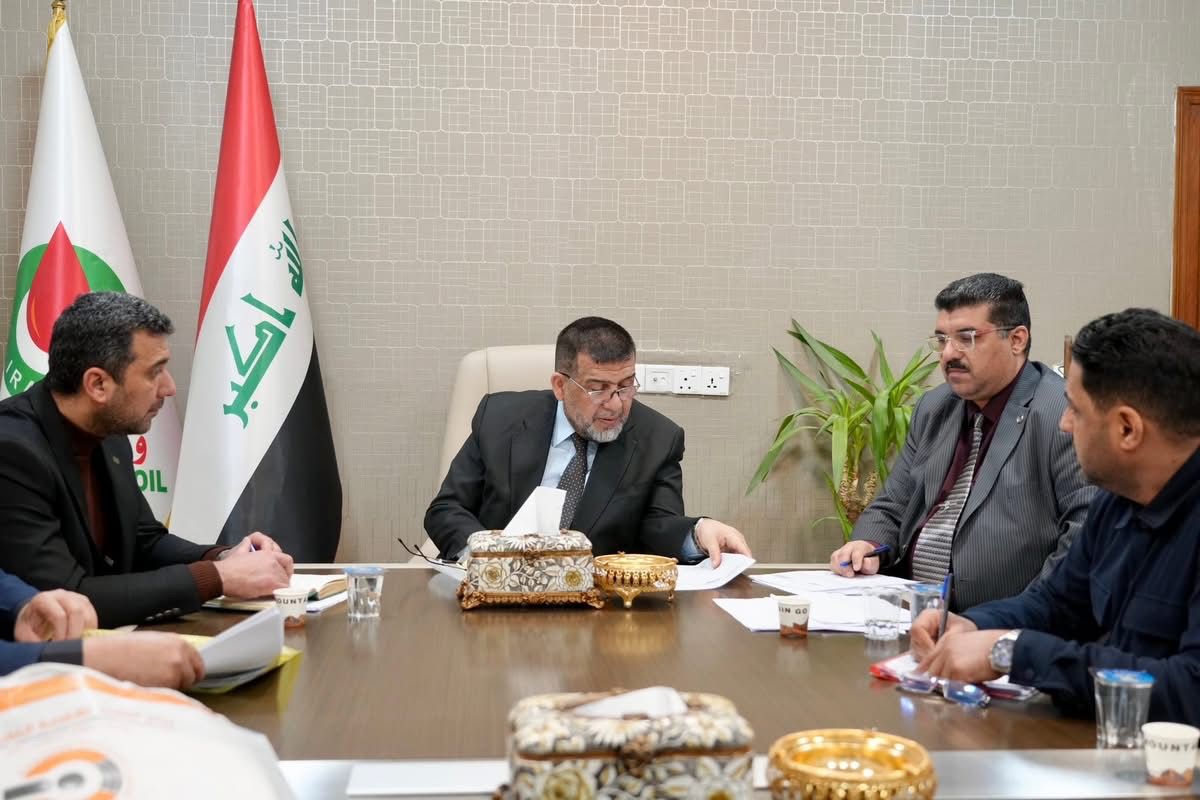 مدير عام خطوط الأنابيب النفطية يستقبل الموظفين والمواطنين ويوجه بحلول عاجلة لقضاياهم