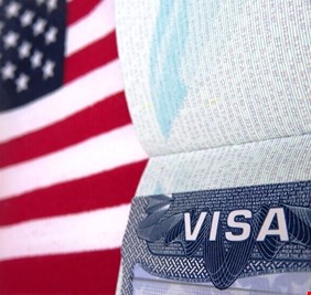 امريكا توقف منح العراقيين تأشيرات دخول