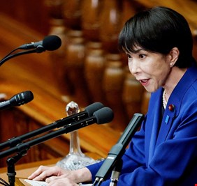 رئيسة وزراء اليابان تعتزم حل البرلمان والدعوة لانتخابات مبكرة