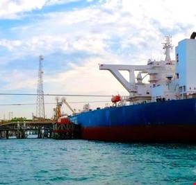 العراق يضع خططاً بديلة لتصدير النفط عند اغلاق مضيق هرمز