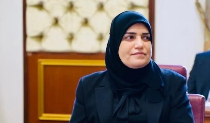 البرلمان يتجه لمساءلة وزيرة المالية طيف سامي