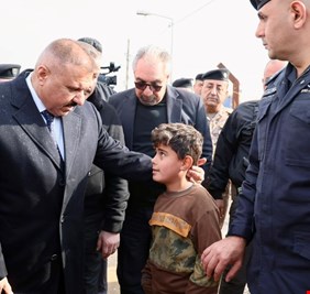 الشمري يتفقد مخيم الجدعة في نينوى