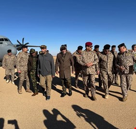 رئيس أركان الجيش من حدود سوريا : قواتنا المسلحة مستعدة