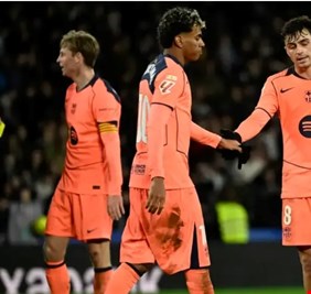 خبير تحكيمي يفجّر مفاجأة: غرفة الـVAR عدّلت صورة التسلل في هدف يامال