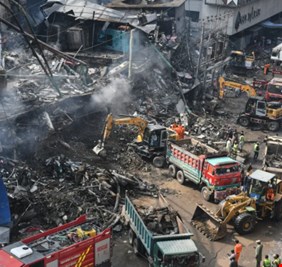 ارتفاع عدد ضحايا حريق كراتشي إلى 50 قتيلا