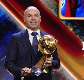 المغرب يستعين بخبرة إنييستا ضمن خطة مونديال 2030