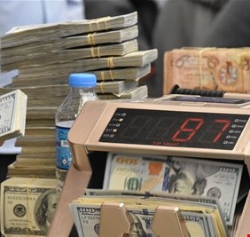 الدولار يسجل تراجعاً في الأسواق العراقية