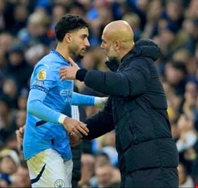 بأمر غوارديولا.. مانشستر سيتي يتخذ قراراً بشأن مستقبل عمر مرموش